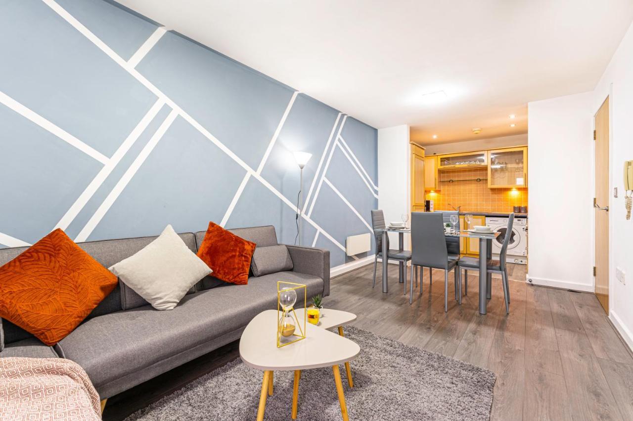 קובנטרי Jkg Property Solutions Presents Cosy City Apartment מראה חיצוני תמונה