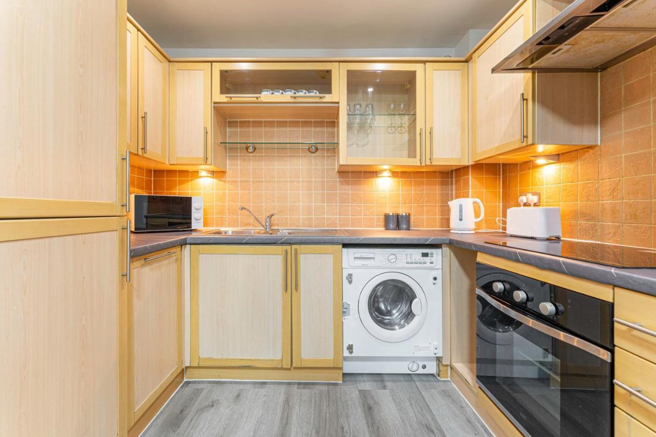 קובנטרי Jkg Property Solutions Presents Cosy City Apartment מראה חיצוני תמונה